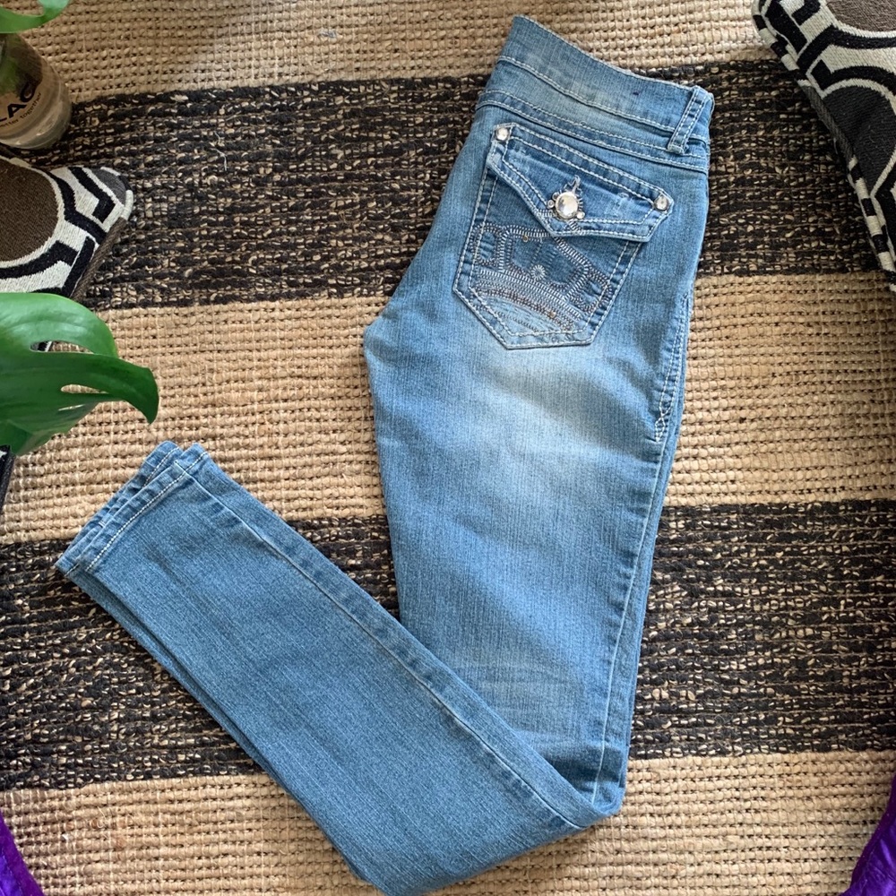 Low-rise Skinny jean with crown embroidery